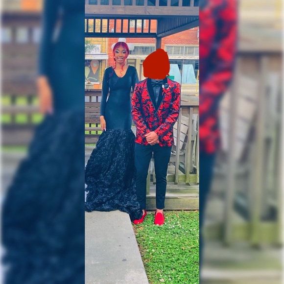 Custom Made “Elegant Black Long Sleeve Mermaid Flowers(Bottom) Prom Dress” - Picture 3 of 5